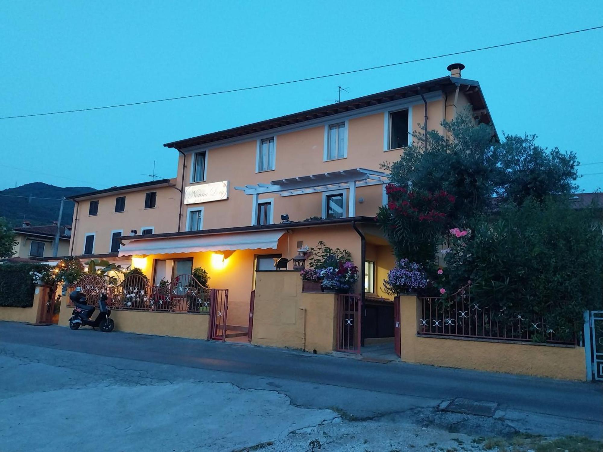 Bed and Breakfast Nonna Lory Pietrasanta Exterior foto